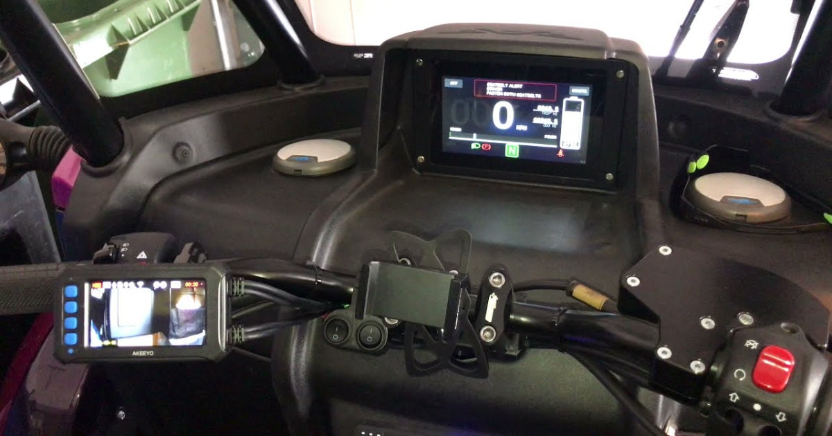 Arcimoto Launches New 3-Wheel 75 mph Electric Utility Vehicle 7 Arcimoto MUV Instrument Panel
