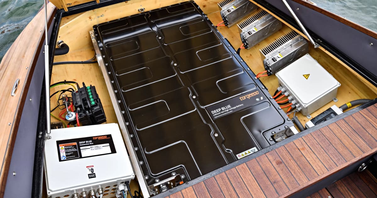 Electric Boats: A Beginner's Guide 17 Electric Boat Deep Blue Battery Pack