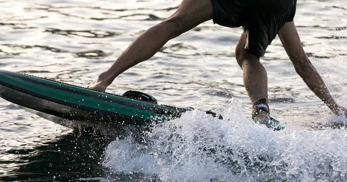 Electric Surfboards: A Beginner's Guide 10 Electric Surfboard Tricks