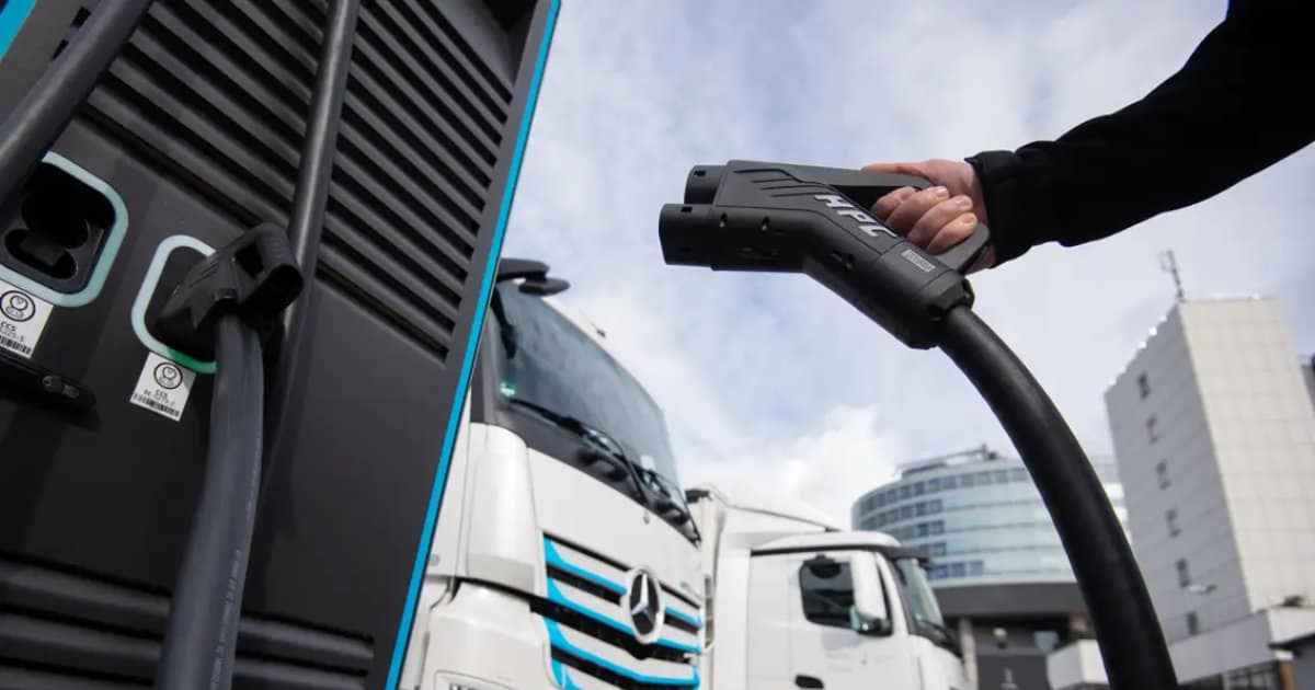 Daimler And DTE Collaborate on Innovative Michigan Electric Truck Stop 2 Electric Commercial Vehicle Charging Station
