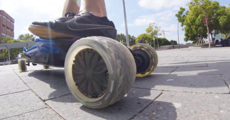 Traqpod 3 Electric Carving Skateboard Riding